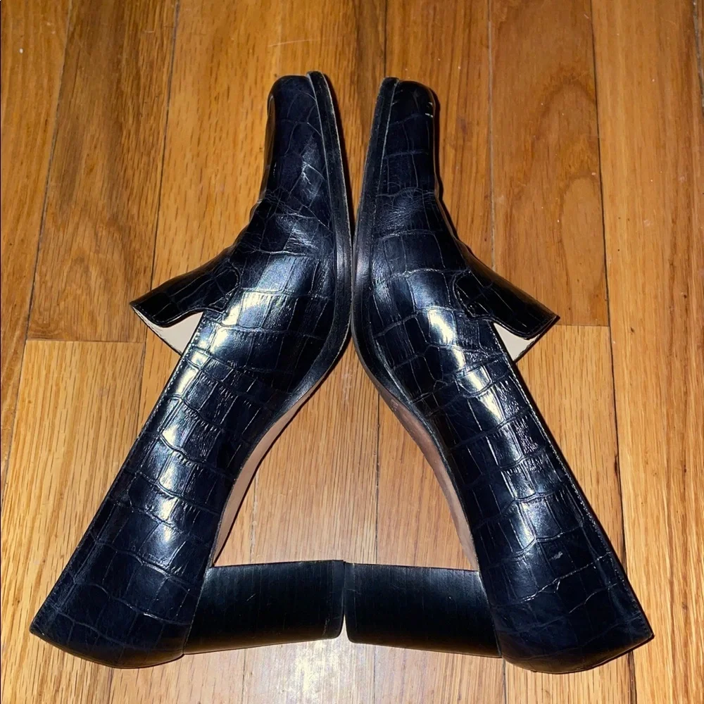 Antonio Melani Pretty Black Croc Embossed Leather Pump Loafers.  Size 9. EUC